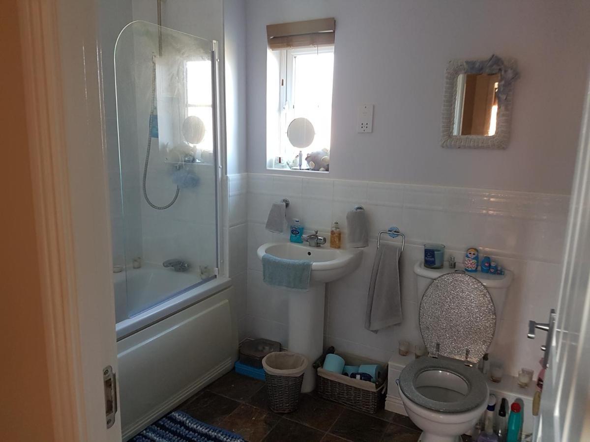 Siobhan'S Abode 2 Deluxe Doubles N Large Single No Pets Swindon Exterior foto