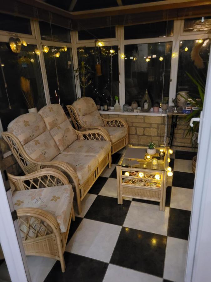 Siobhan'S Abode 2 Deluxe Doubles N Large Single No Pets Swindon Exterior foto