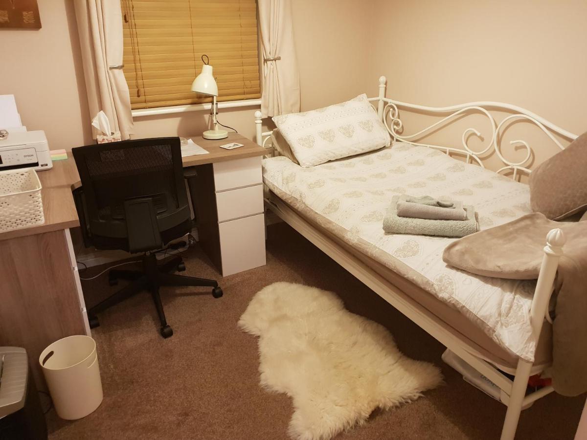 Siobhan'S Abode 2 Deluxe Doubles N Large Single No Pets Swindon Exterior foto